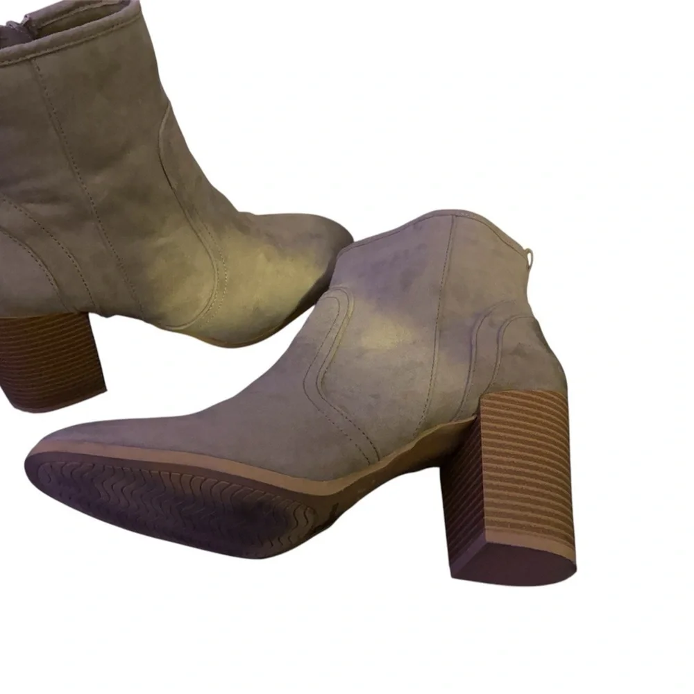 Stylish Tan Ankle Boots